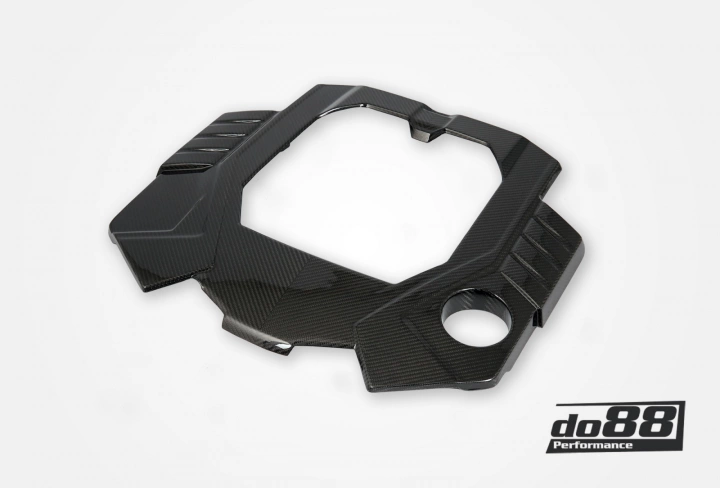 DO88 PERFORMANCE - CARBON ENGINE COVER AUDI RS6 / RS7 C8